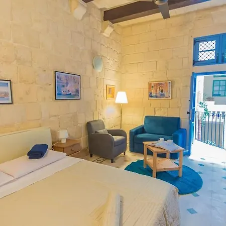 Casa San Carlo Azure * Валетта